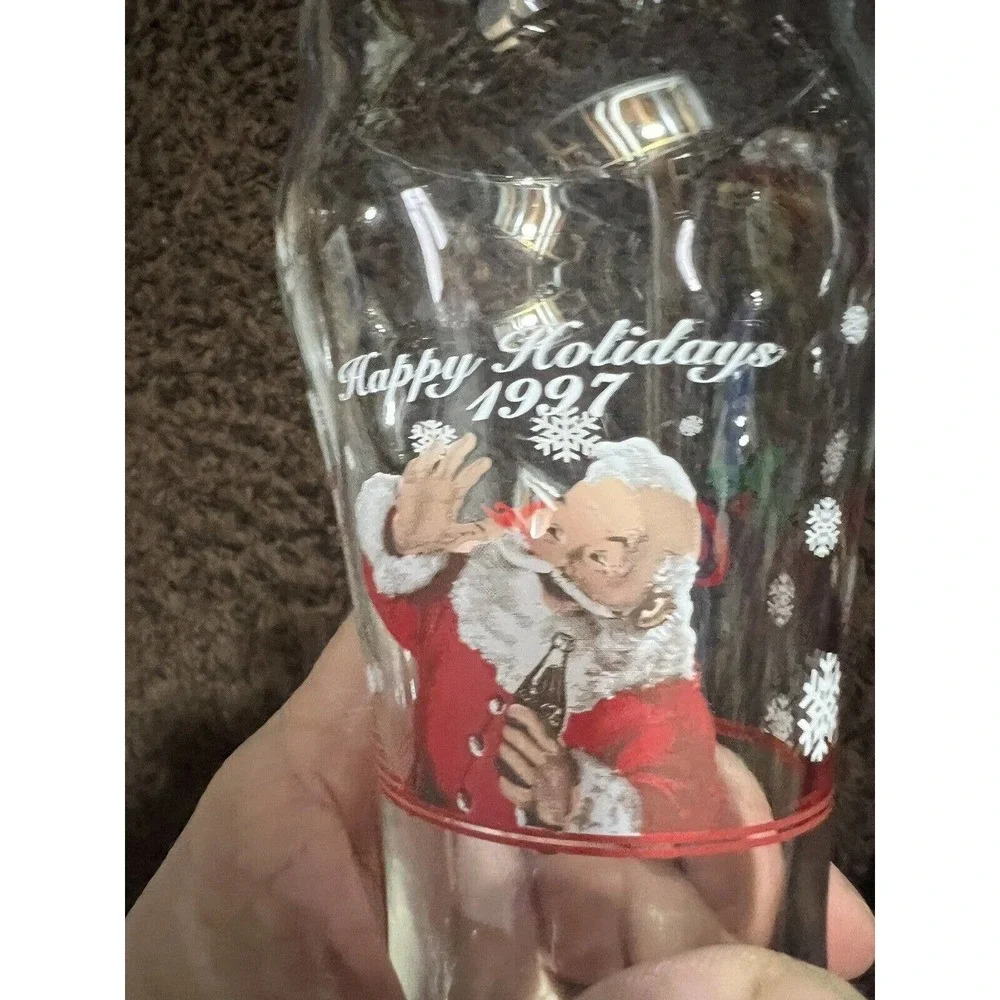 2 Vintage Coca- Cola Happy Holidays 1997 Glasses‎